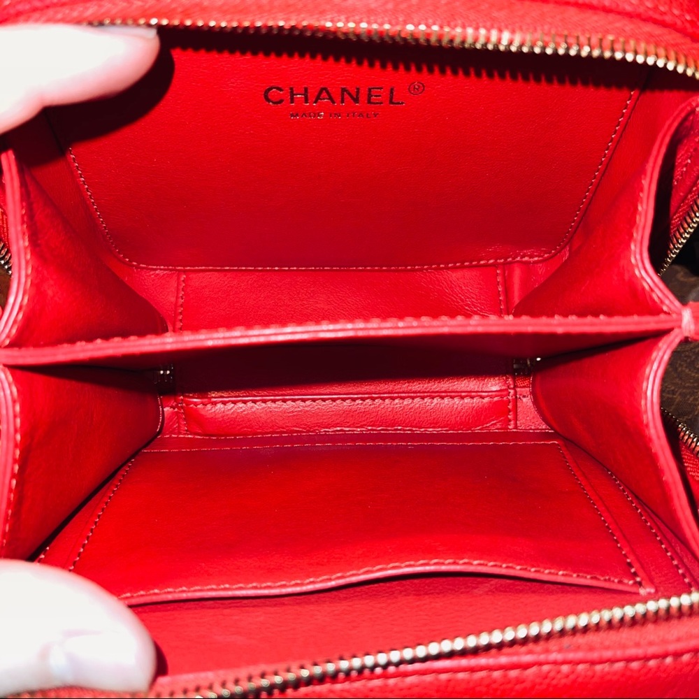 Chanel Quilted Caviar Leather Filigree Vanity Bag - Picture 13 of 15